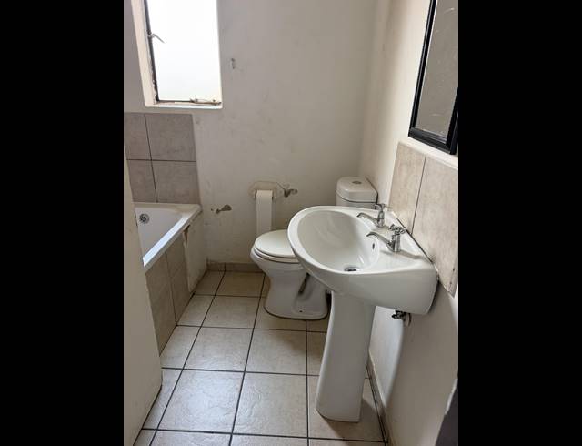 2 BEDROOM APARTMENT FOR SALE IN DAWN PARK